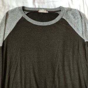 My closet is full sharing all sweaters with you !